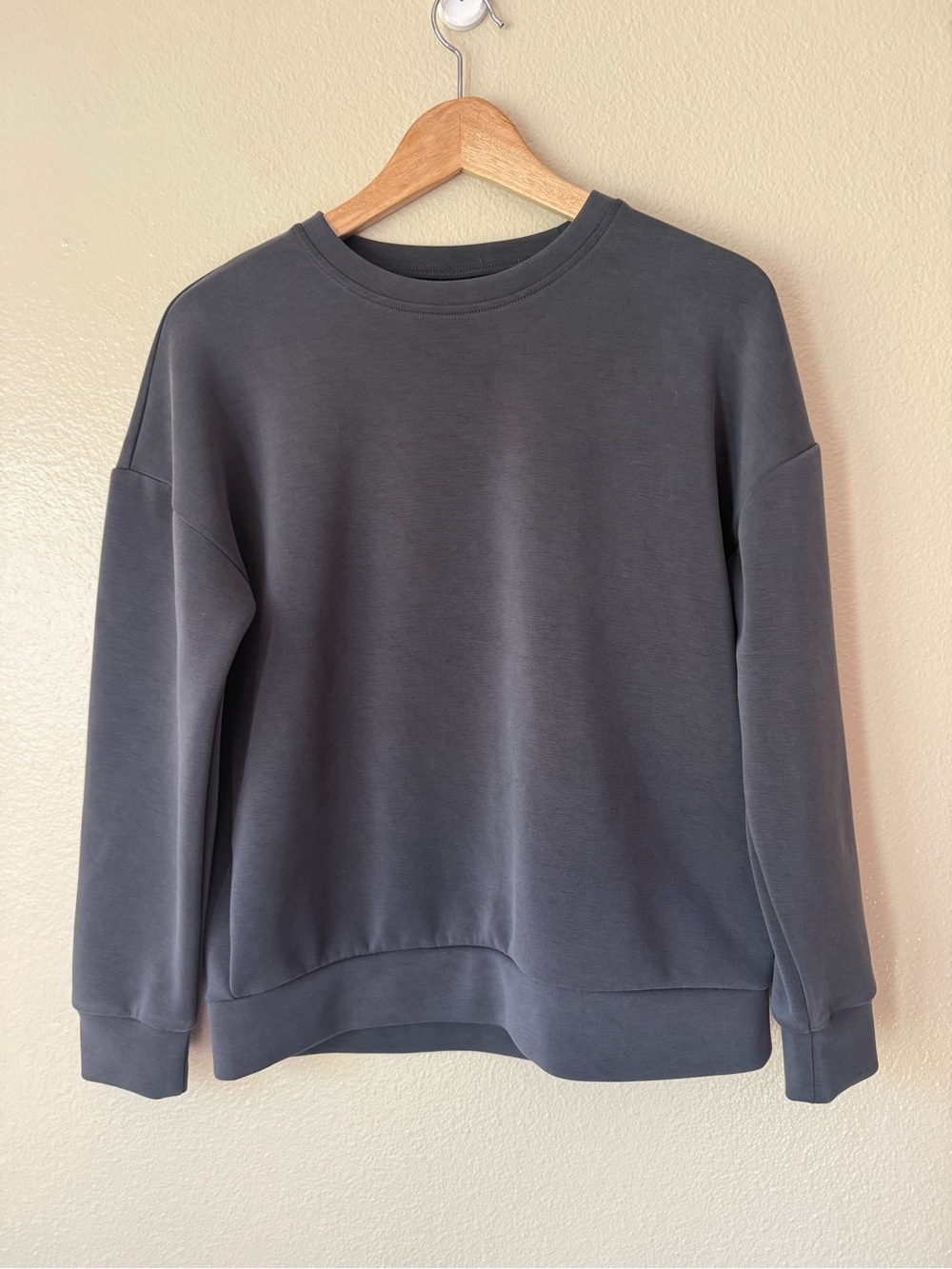 Crewneck Relaxed Sweatshirt in Charcoal Gray